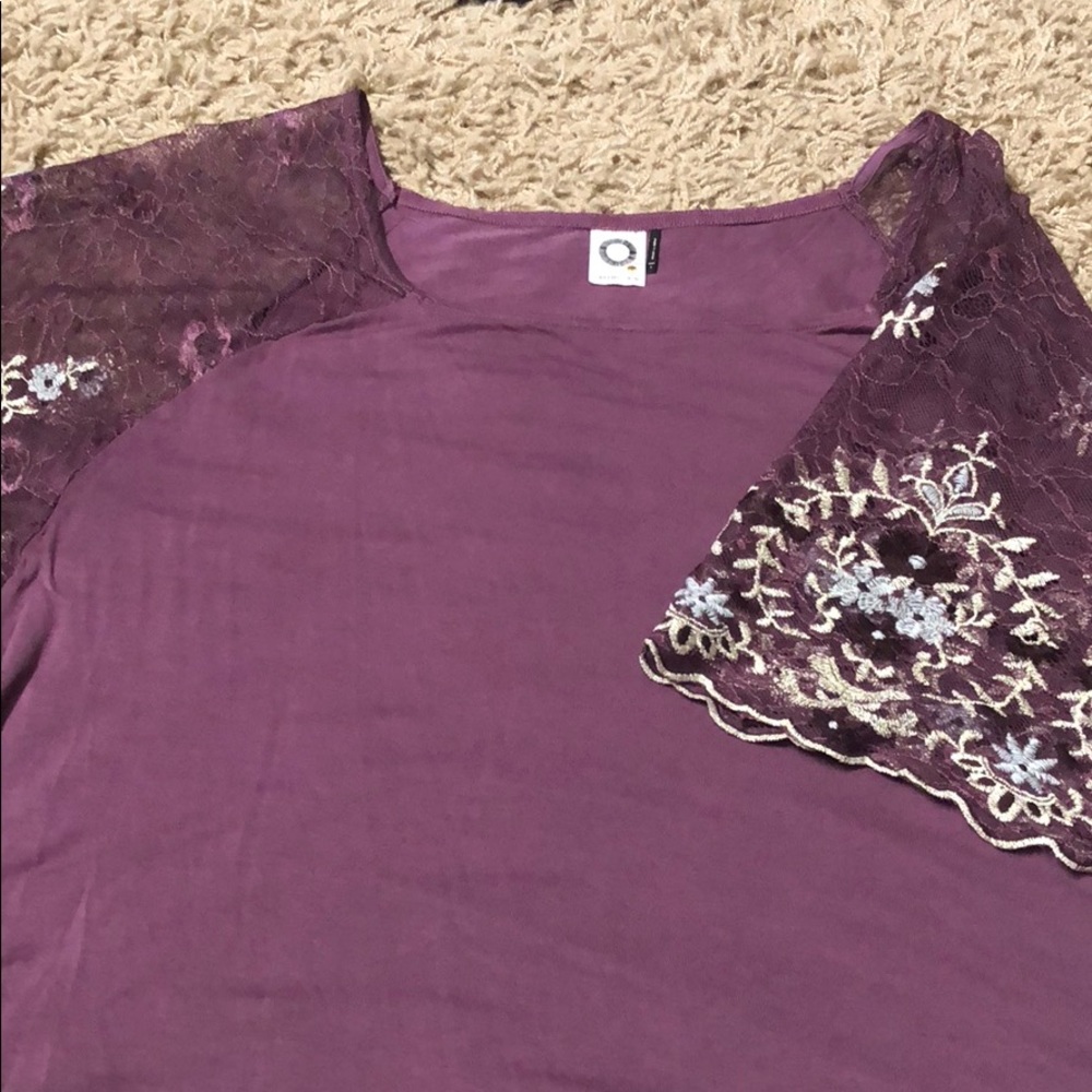 Anthropologie lace sleeve shirt